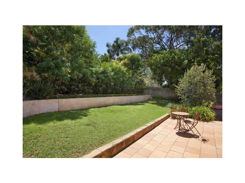 2 Harvey Street (East), Seaforth NSW 2092