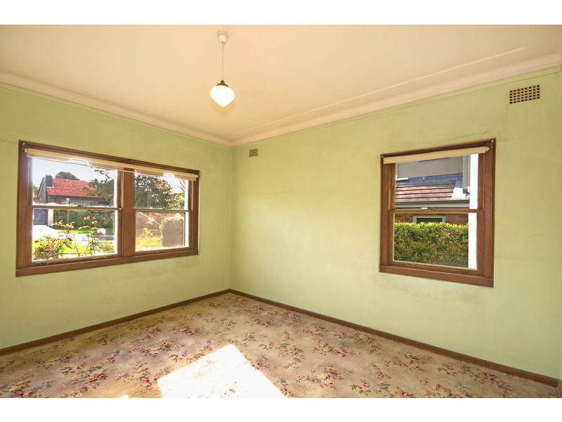 8 Fromelles Avenue, Seaforth NSW 2092