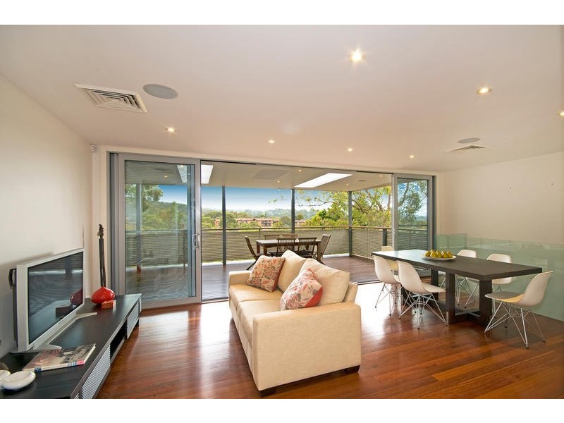 11 Towradgi Street, Narraweena NSW 2099