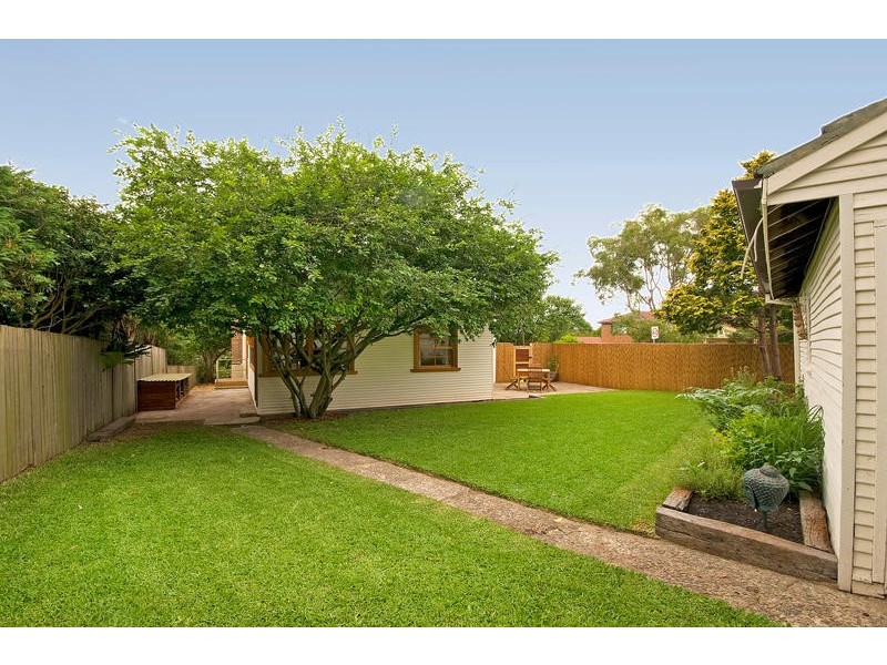 2 Prince Edward Road, Seaforth NSW 2092