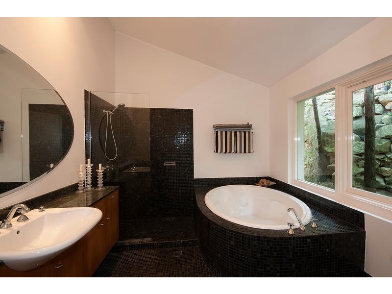 17 Sandy Bay Road, Clontarf NSW 2093