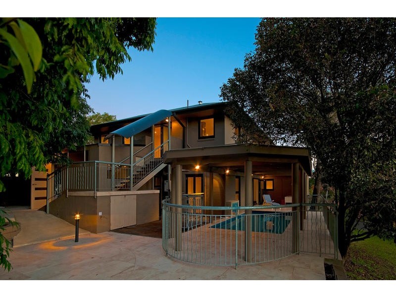 2 Gurney Crescent, Seaforth NSW 2092