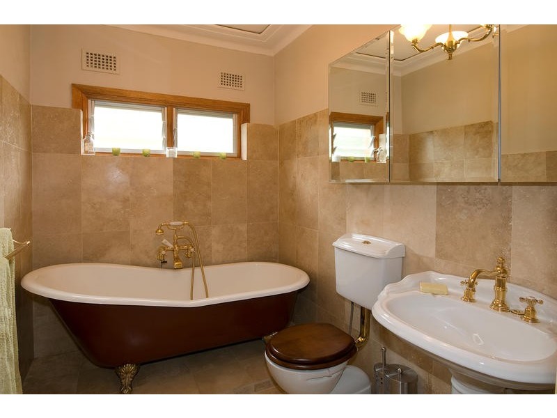 2 Prince Edward Road, Seaforth NSW 2092