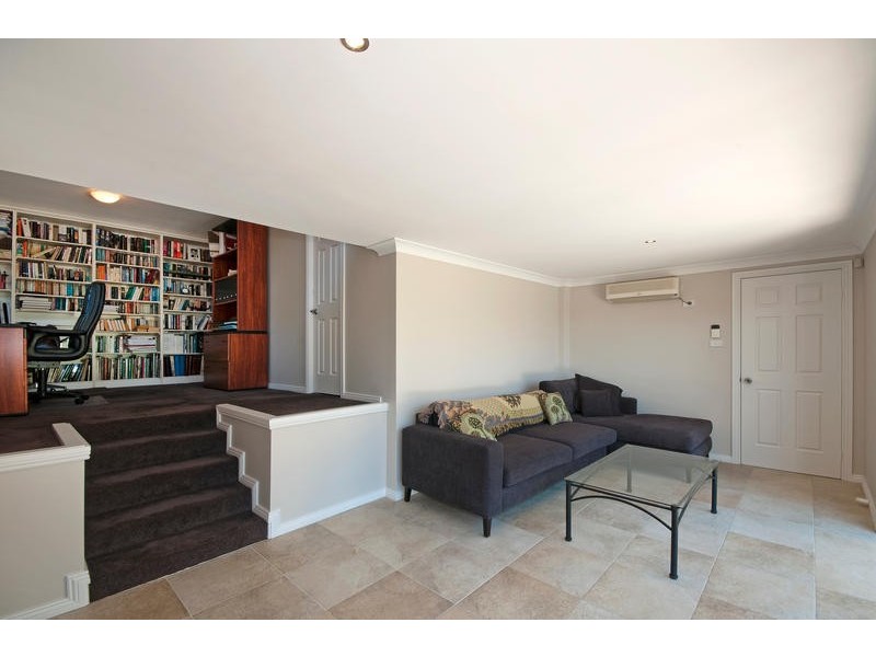 6 Bligh Crescent, Seaforth NSW 2092