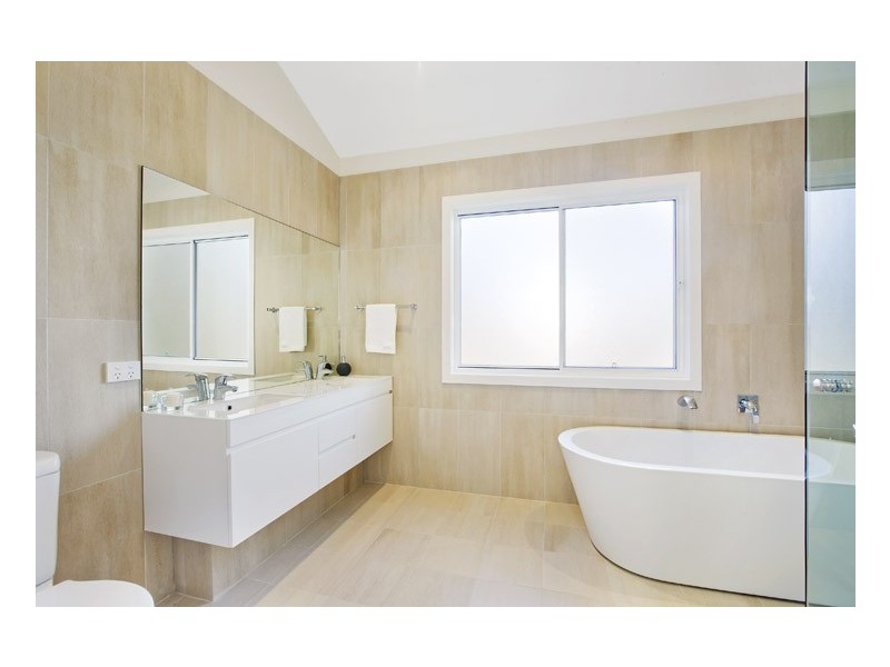 48 Baringa Avenue, Seaforth NSW 2092