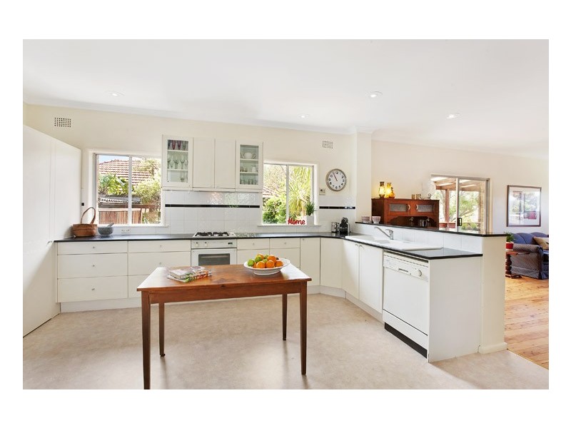 16 Fromelles Avenue, Seaforth NSW 2092