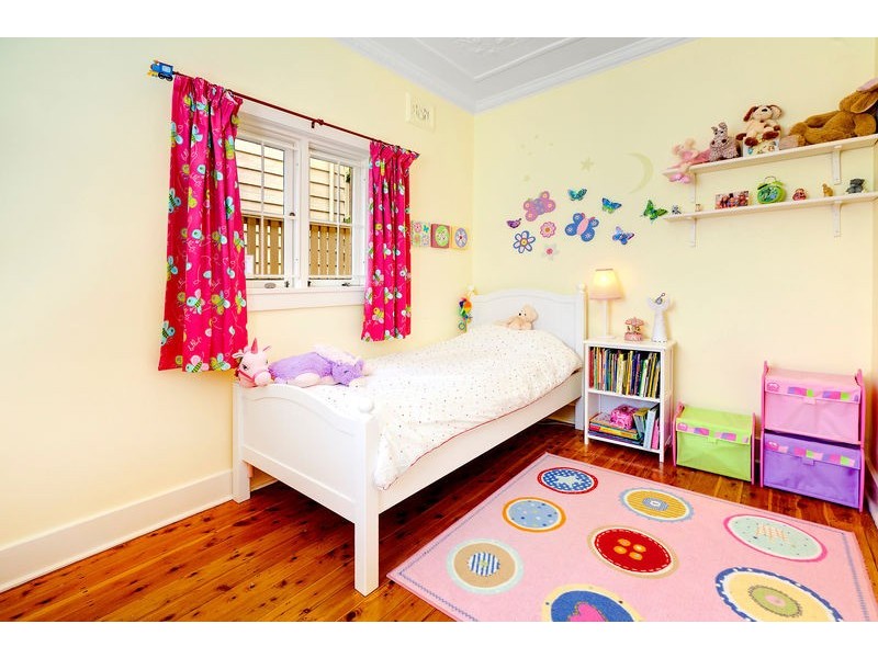 14 Peacock St, Seaforth NSW 2092