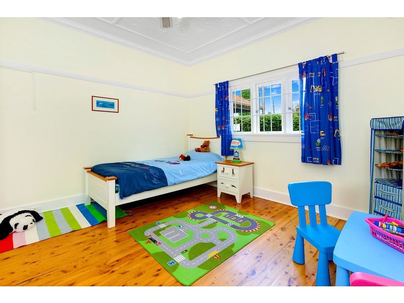 14 Peacock St, Seaforth NSW 2092