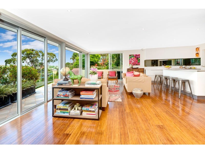 57 Peronne Ave, Clontarf NSW 2093