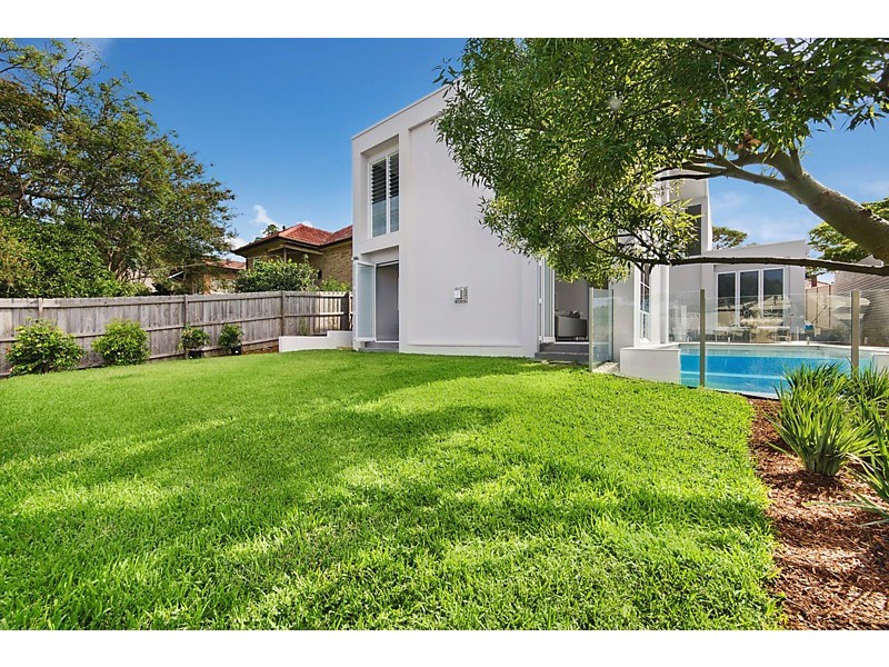 34 Fromelles Avenue, Seaforth NSW 2092