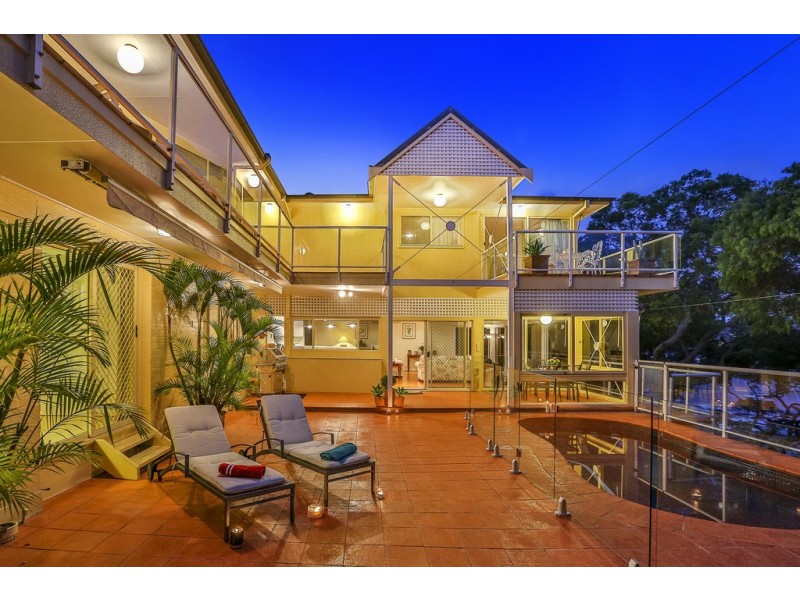 19a Peronne Avenue, Clontarf NSW 2093