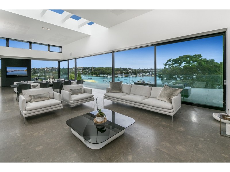 9 Peronne Avenue, Clontarf NSW 2093