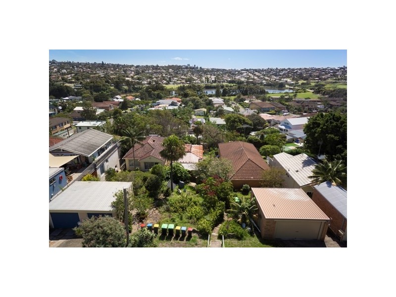 7 Curl Curl Parade, Curl Curl NSW 2096