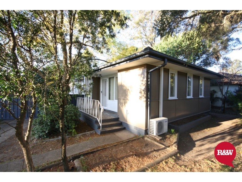 41 Lingayen Avenue, Lethbridge Park NSW 2770