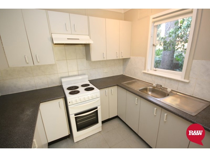 41 Lingayen Avenue, Lethbridge Park NSW 2770