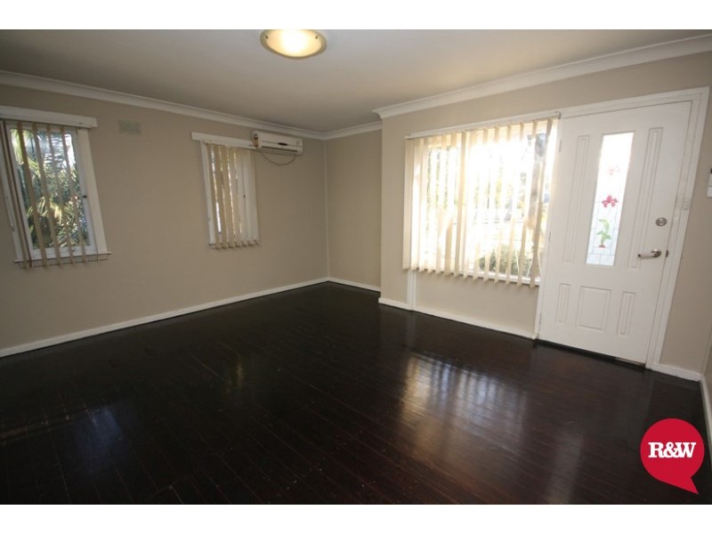 41 Lingayen Avenue, Lethbridge Park NSW 2770