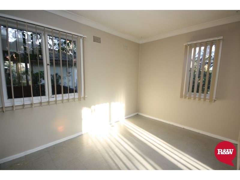 41 Lingayen Avenue, Lethbridge Park NSW 2770