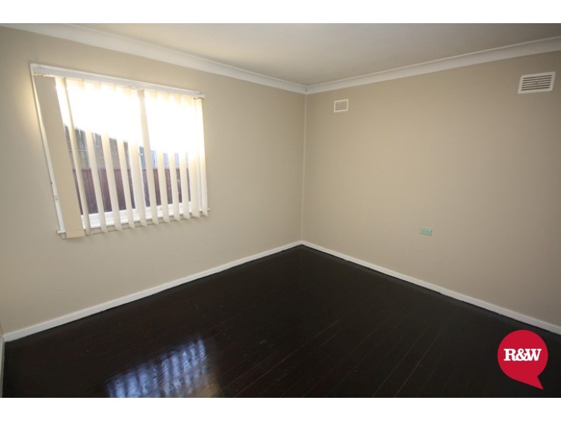 41 Lingayen Avenue, Lethbridge Park NSW 2770