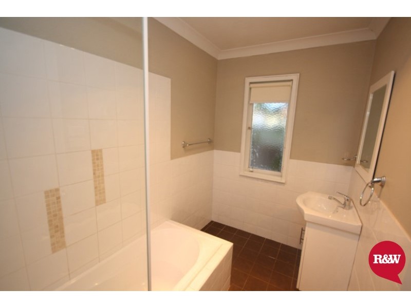 41 Lingayen Avenue, Lethbridge Park NSW 2770