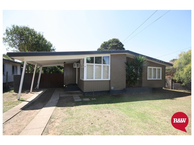 33 Lucena Avenue, Lethbridge Park NSW 2770