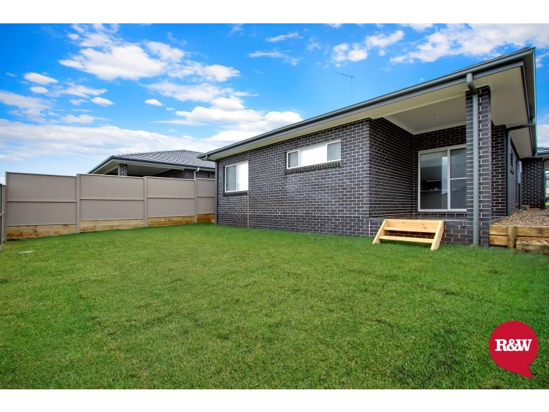 18 Dutton Street, Spring Farm NSW 2570