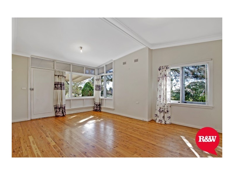 184 Woodstock Avenue, Whalan NSW 2770