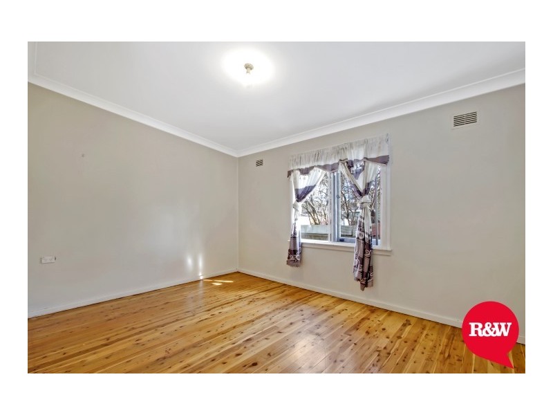 184 Woodstock Avenue, Whalan NSW 2770