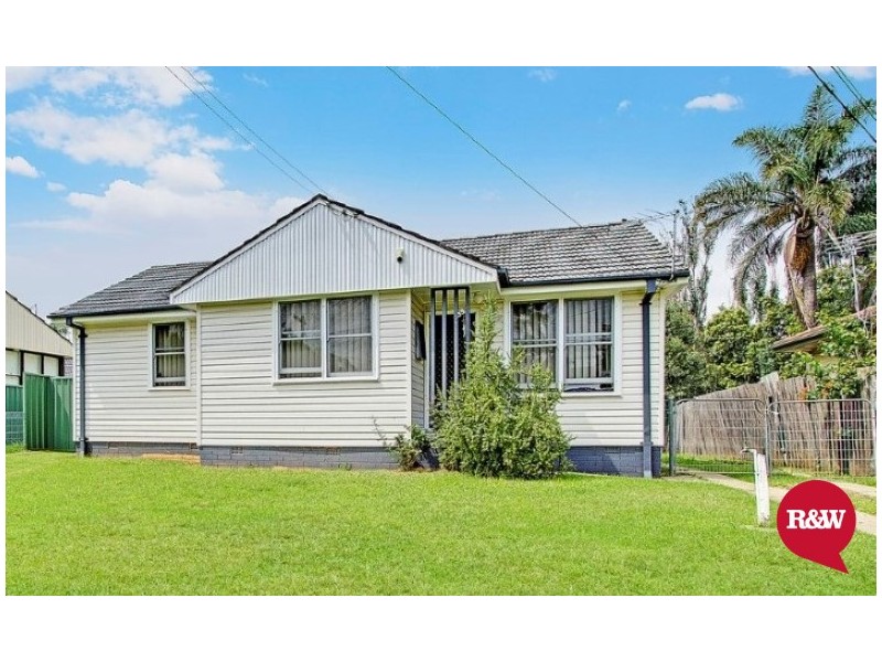 35 Feramin Avenue, Whalan NSW 2770