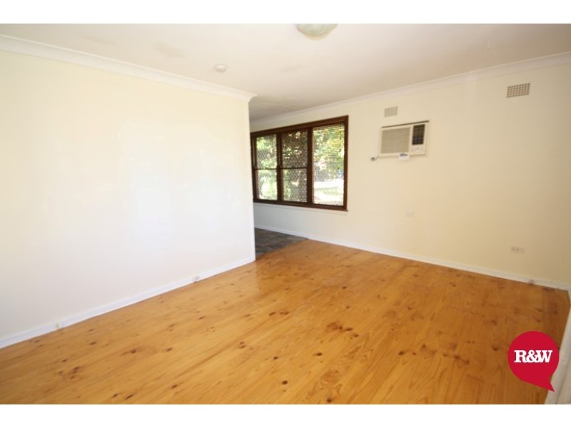 23 Lang Crescent, Blackett NSW 2770