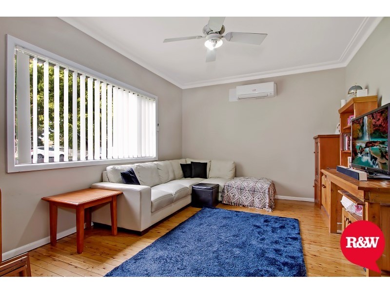 30 and 30a Oxford Street, Cambridge Park NSW 2747