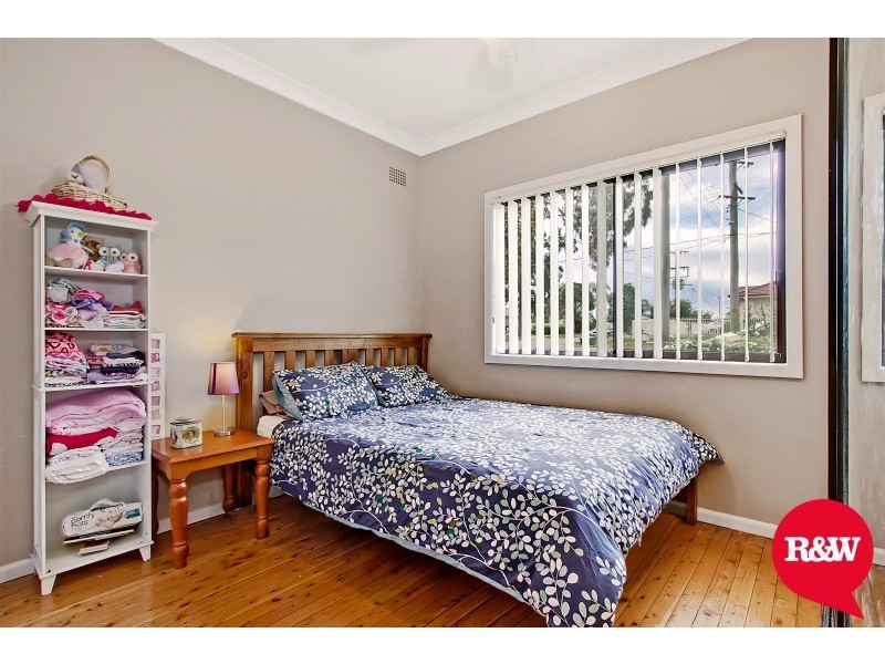 30 and 30a Oxford Street, Cambridge Park NSW 2747