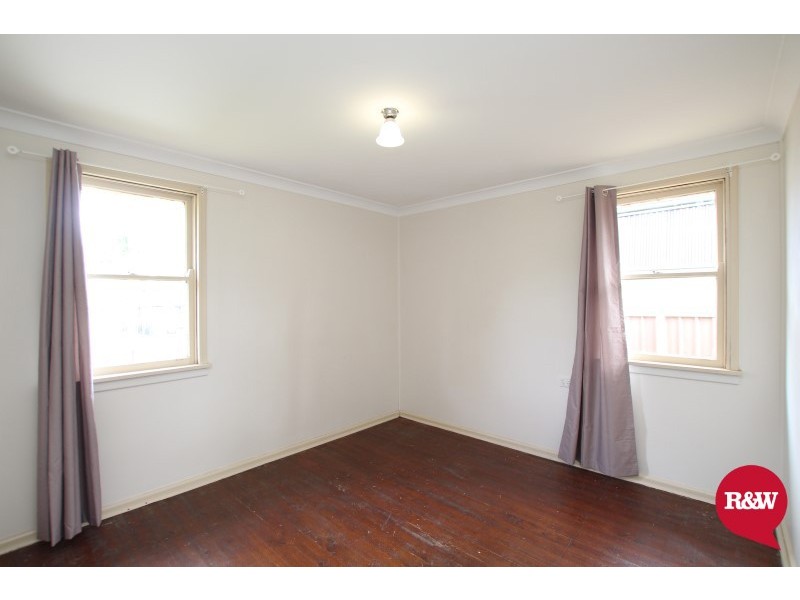 19 Leyte Avenue, Lethbridge Park NSW 2770