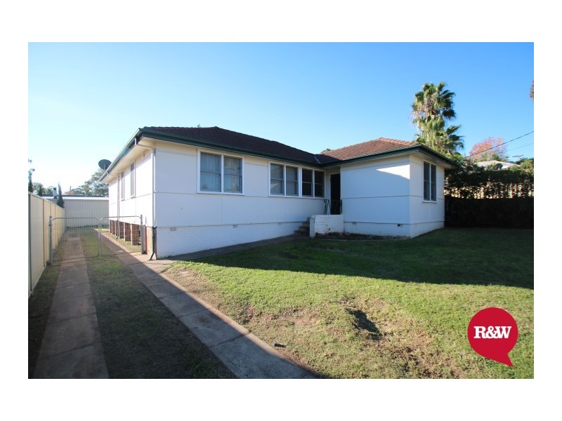 24 Waikanda Crescent, Whalan NSW 2770