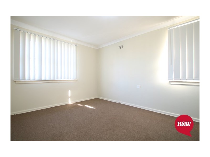 24 Waikanda Crescent, Whalan NSW 2770