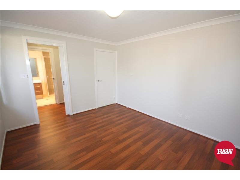 11 Grampian Avenue, Minto NSW 2566