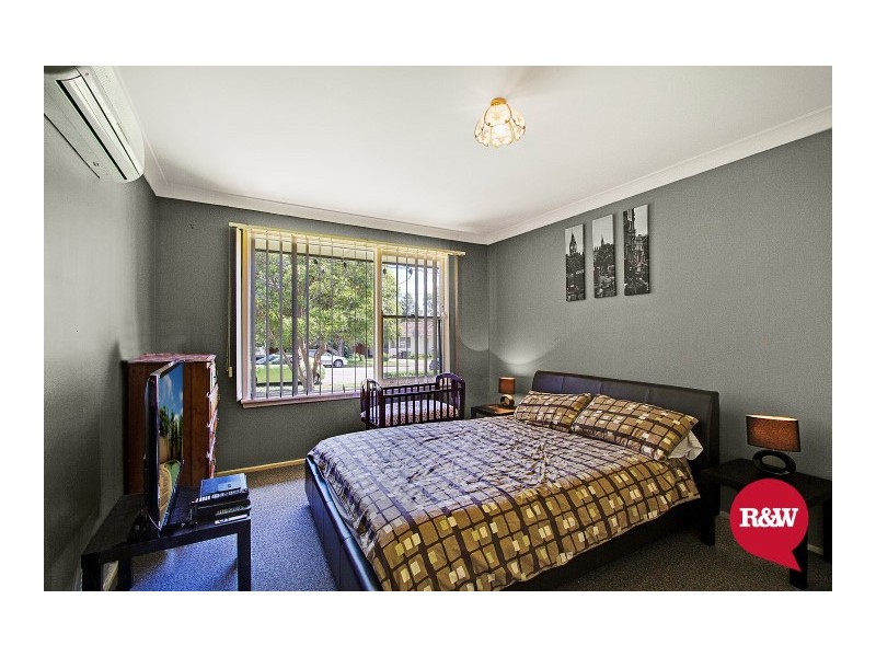 68 College Street, Cambridge Park NSW 2747