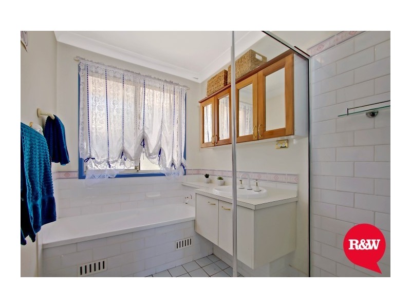 37 Aquilina Drive, Plumpton NSW 2761