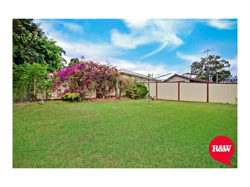 11 Waikanda Crescent, Whalan NSW 2770