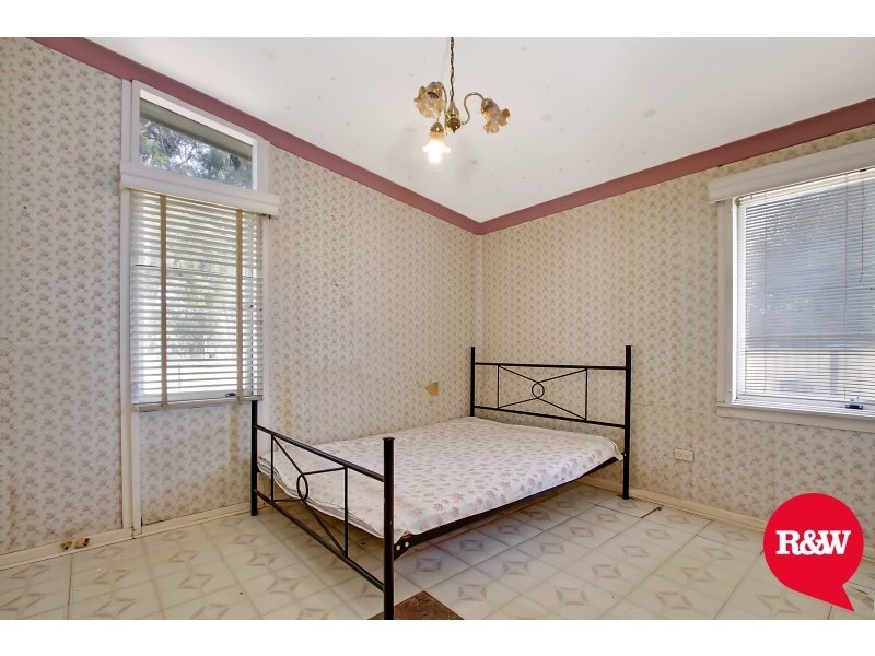 17 Mindanao Avenue, Lethbridge Park NSW 2770