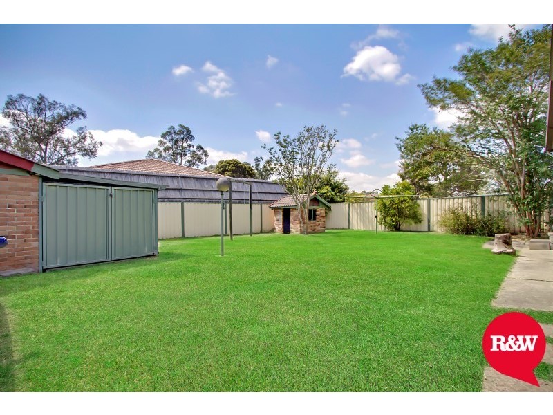 17 Mindanao Avenue, Lethbridge Park NSW 2770