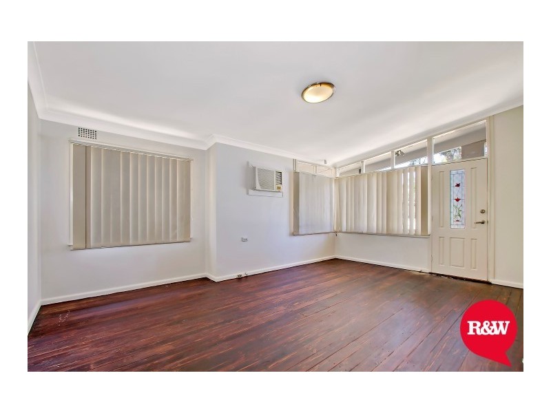 13 Manila Road, Lethbridge Park NSW 2770