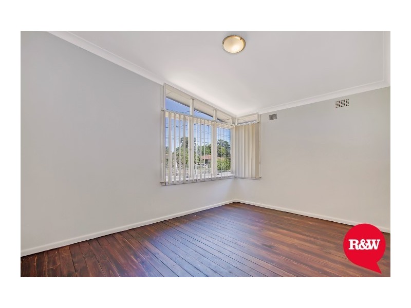 13 Manila Road, Lethbridge Park NSW 2770