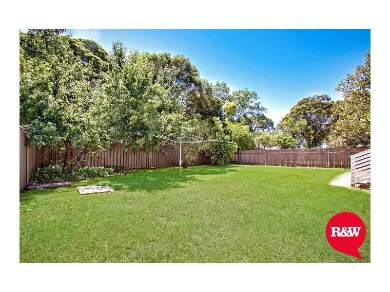 13 Manila Road, Lethbridge Park NSW 2770