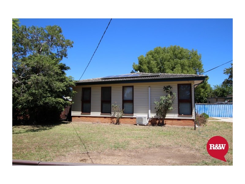 38 Pitcairn Avenue, Lethbridge Park NSW 2770
