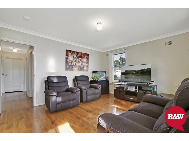 3 Tonga Place, Lethbridge Park NSW 2770