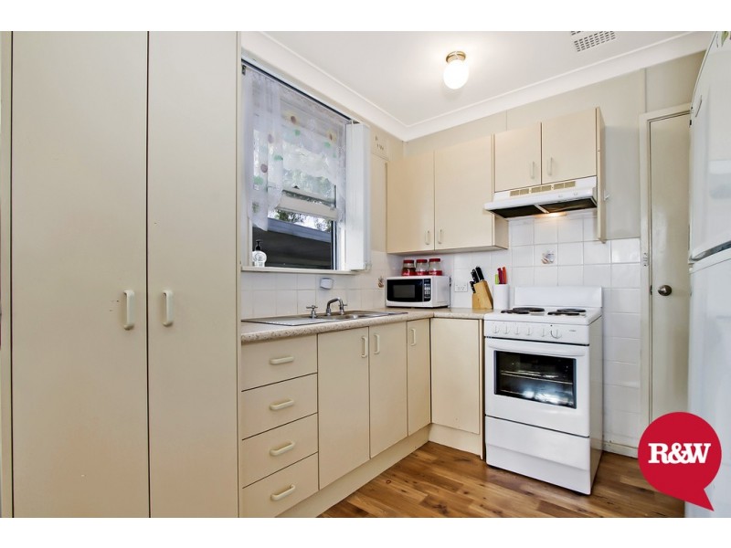 3 Tonga Place, Lethbridge Park NSW 2770