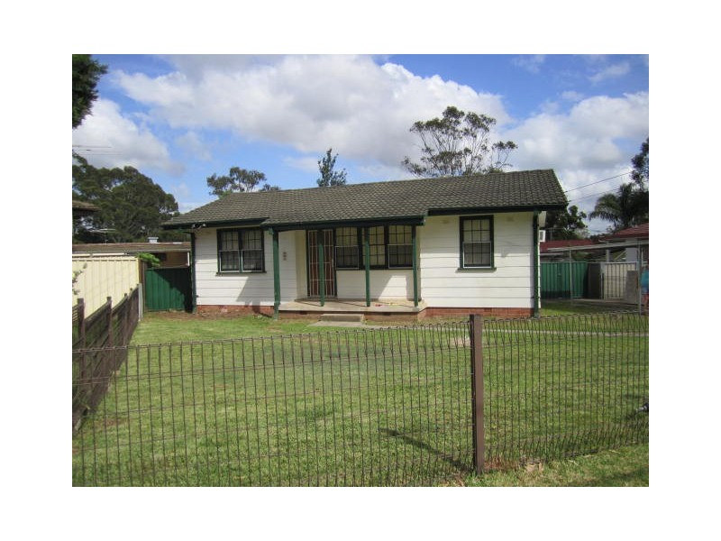 40 MURDOCH AVENUE, Blackett NSW 2770