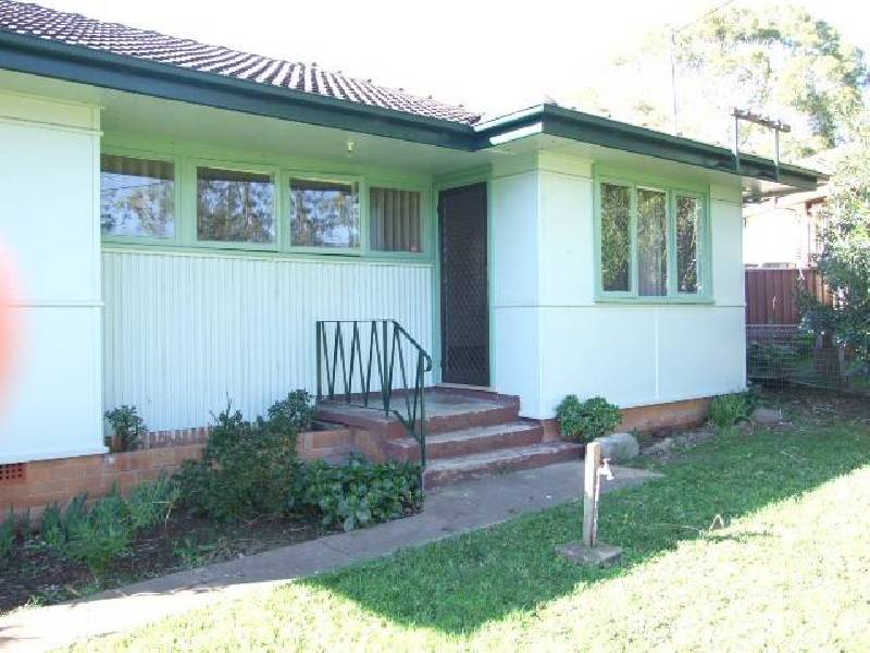 27 KISTA DAN AVENUE, Tregear NSW 2770