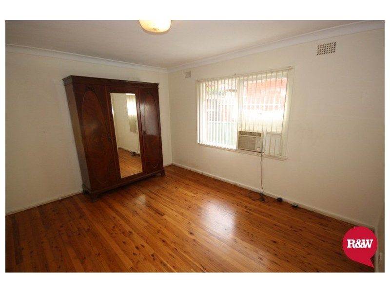 4 Tripoli Road, Fairfield West NSW 2165