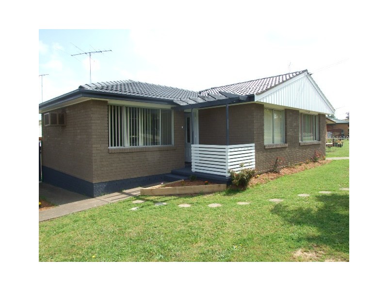 17 DOLLIN STREET, Colyton NSW 2760